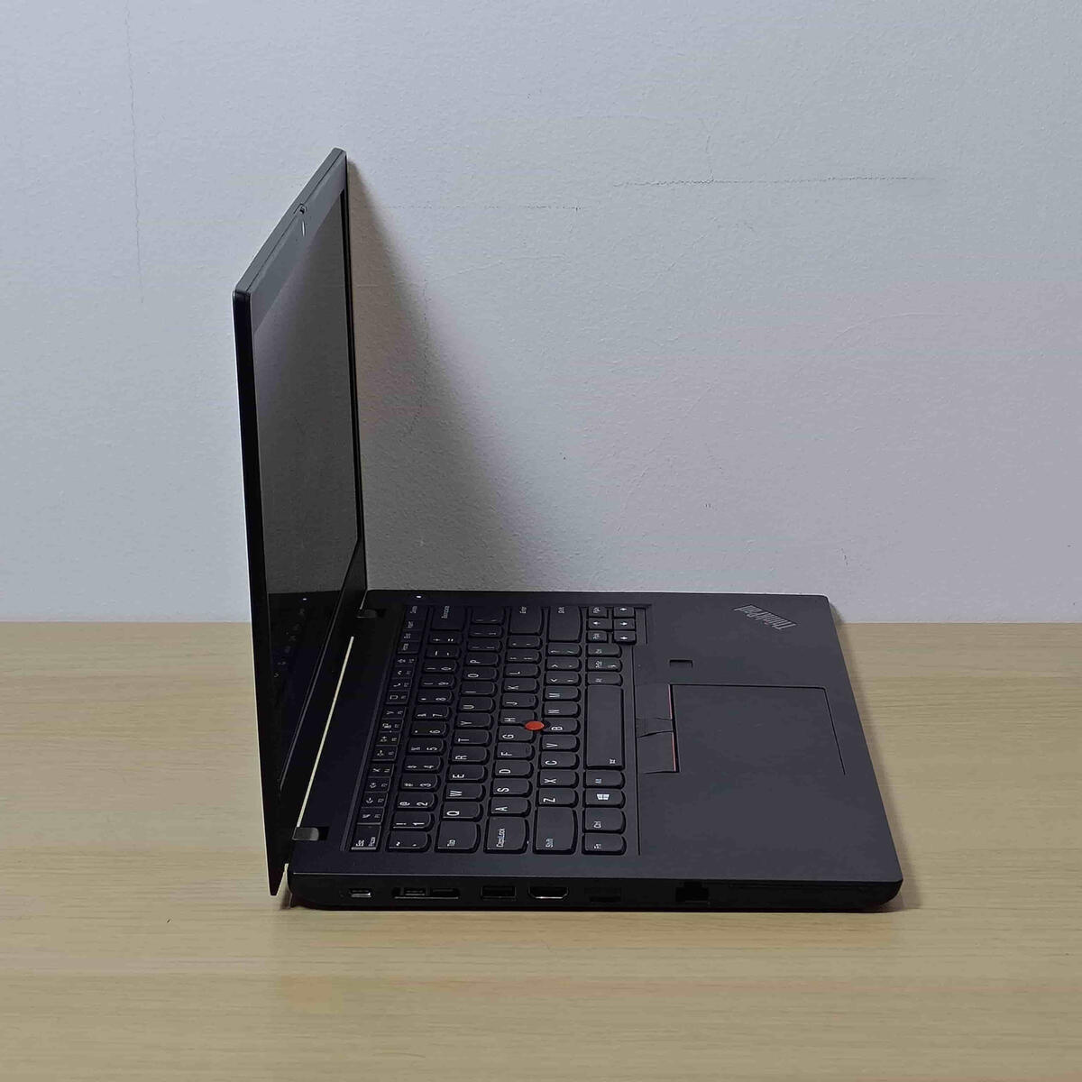 Lenovo Thinkpad L14G1 Samping Kanan Butik Laptop